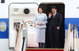 Lee departs for G20 summit, embarks on 4-nation swing to Middle East, Africa