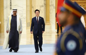 S. Korea, UAE to team up for exports of defense equipment, nuclear reactors to third countries