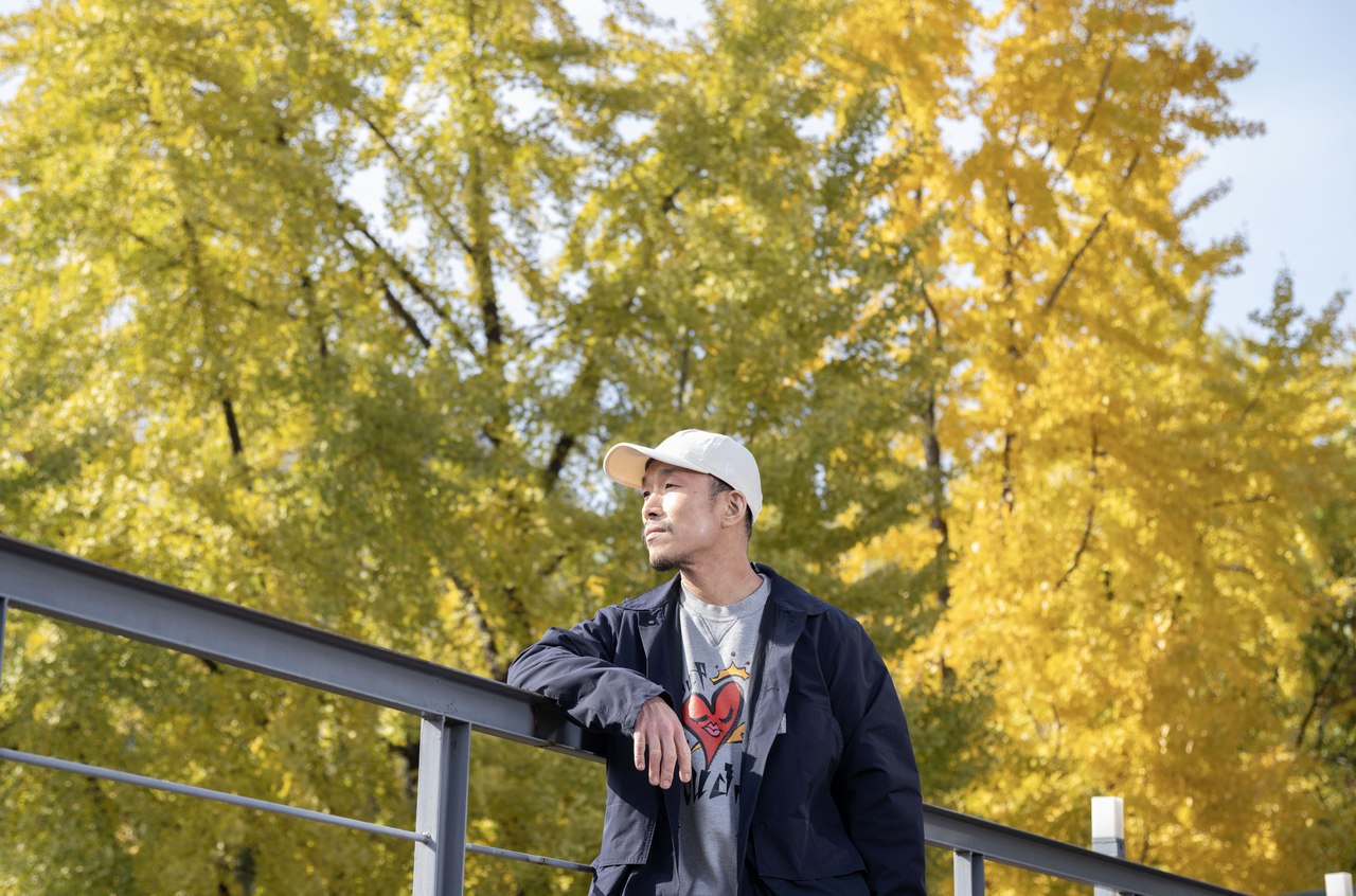 Leenalchi vocalist and pansori singer Ahn Yi-ho poses for photos during an interview with The Korea Herald at the National Jeongdong Theater on Nov. 11. (Im Se-jun/The Korea Herald)
