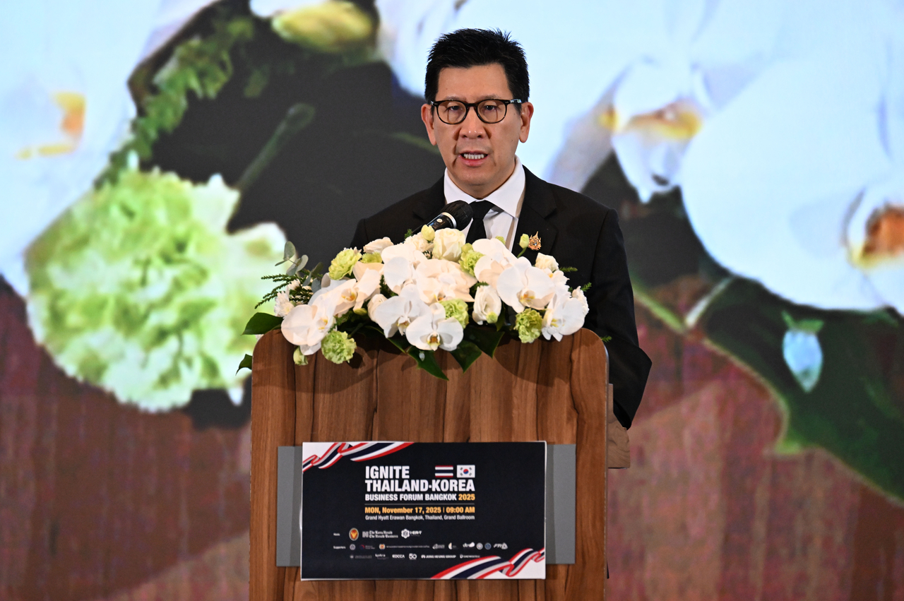 Thai Finance Minister and Deputy Prime Minister Ekniti Nitithanprapas delivers a keynote speech at the Ignite Thailand-Korea Business Forum held in Bangkok, Monday. (Park Hae-mook/The Korea Herald)