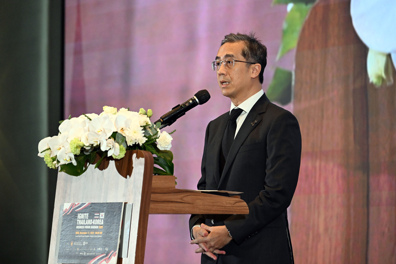 Karn Karuhadej, an economic adviser to Thailand’s Ministry of Foreign Affairs, speaks during the Ignite Thailand-Korea Business Forum in Bangkok, Monday. (Park Hae-mook/The Korea Herald)