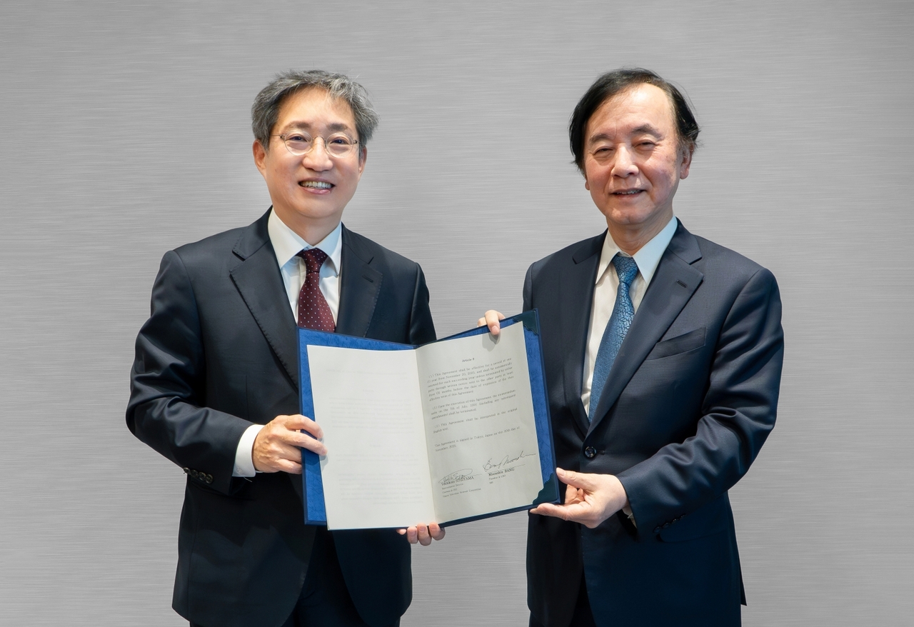 사진=방문신 SBS 사장(좌), 스기야마 요시쿠니 NTV 회장(우)