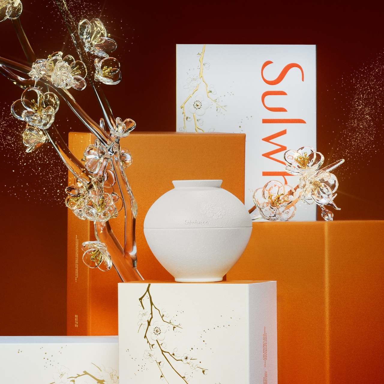 Sulwhasoo's "A Holiday of Unexpected Delight" holiday collection (Amorepacific)
