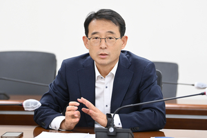 산업부, 국내외 투자기관 8곳·소부장기업 94곳 매칭...'글로벌 투자자... - 뉴스 썸네일 이미지