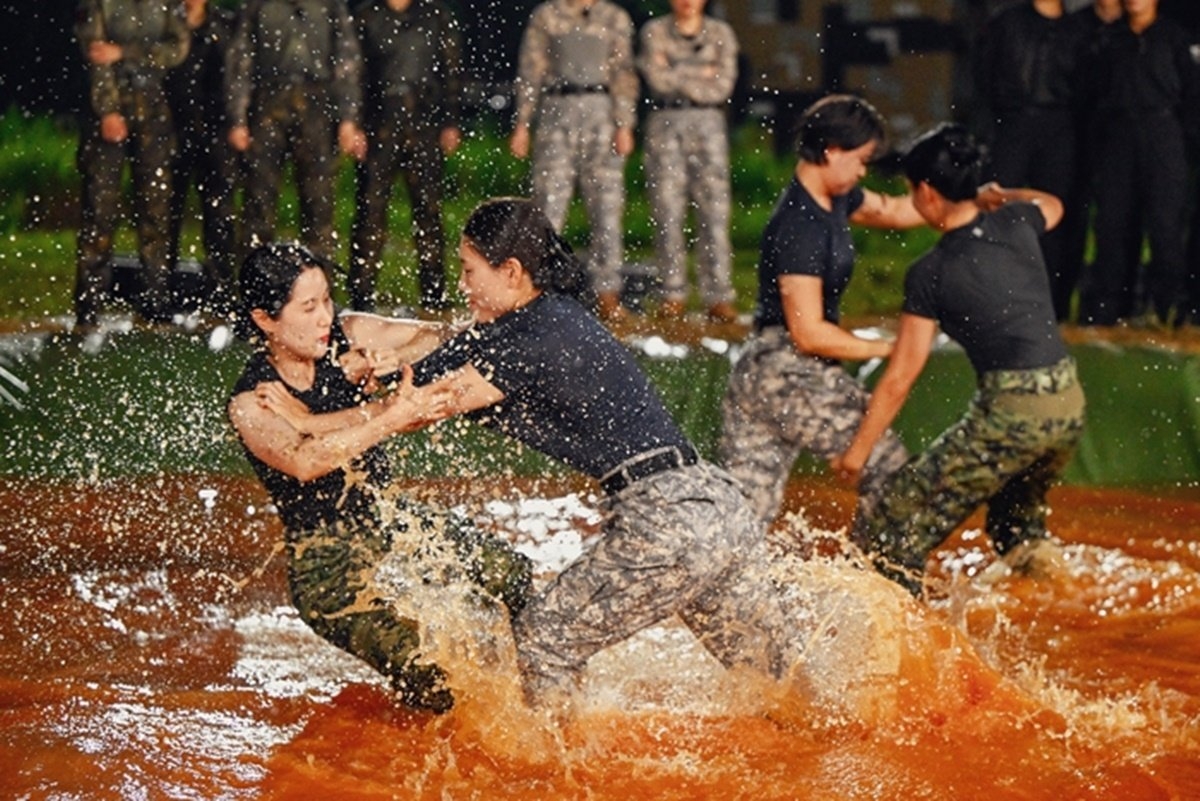 "The Iron Squad W" (Channel A)