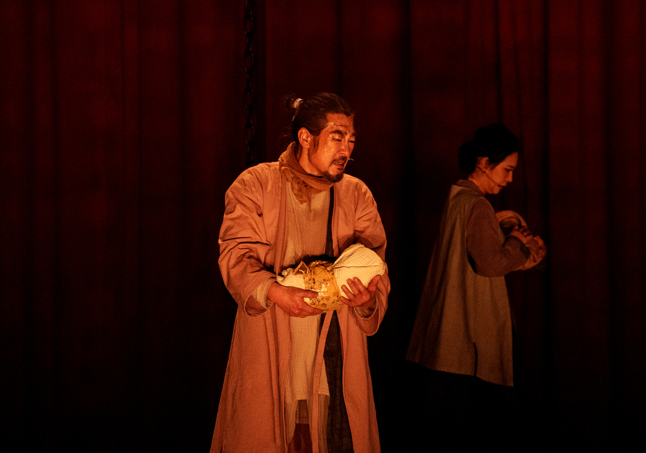 A scene from "The Orphan of Zhao: Seeds of Revenge" (National Theater Company of Korea)