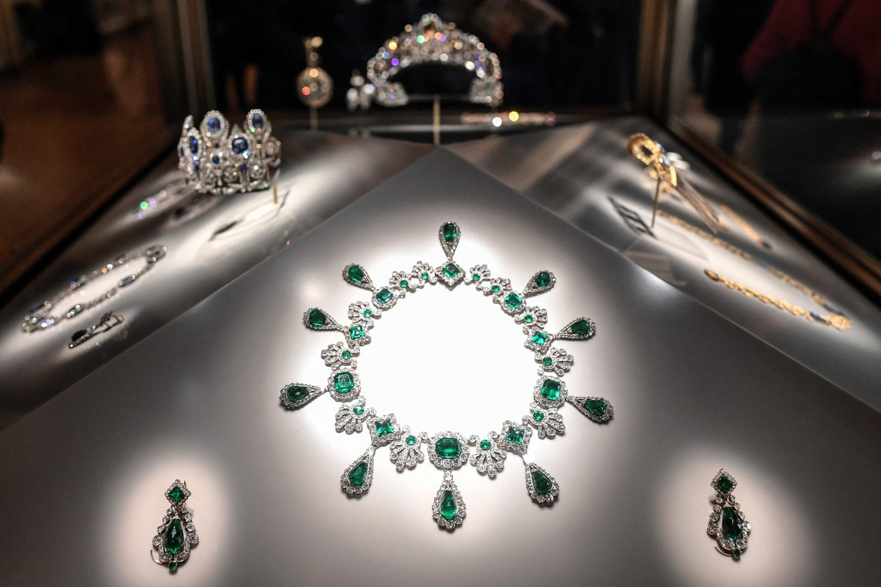 The necklace and earrings of the set of jewelry of Empress of the French, Marie-Louise, are displayed at Apollon's Gallery at the Louvre museum in Paris in 2020. (AFP-Yonhap)