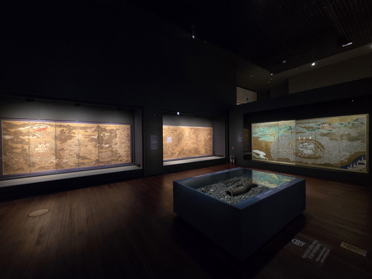 Installation view of "The Great Admiral Yi Sun-sin" at the National Museum of Korea (Park Yuna/The Korea Herald)