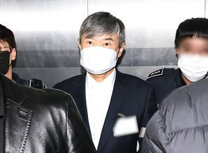 Ex-intelligence chief charged with covering up Yoon's martial law attempt