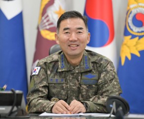 Top military officers of S. Korea, Canada discuss expanding defense cooperation by phone