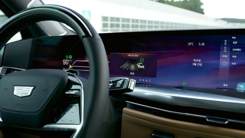 슈퍼크루즈 핸즈프리 주행 상태에서 자동 차선 변경이 완료된 모습 [GM한국사업장 제공]