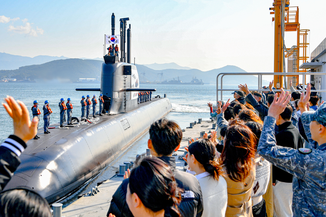 This image, provided by the South Korean Navy, shows the Navy's Ahn Mu submarine leaving the Jinhae military base on Nov. 4, to participate in the Silent Shark exercise with the US. (Yonhap)