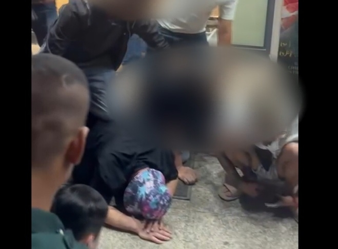 This image, provided by the National Intelligence Service on Friday, shows the arrest of the main suspect behind the torture and killing of a South Korean college student in Cambodia. (Yonhap)