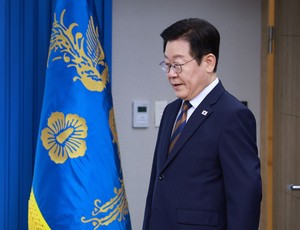 李대통령 지지율 2주 연속 60%…전직 대통령 중 ‘잘했다’ 1위 노무현[數싸움]