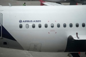 Global airlines race to fix Airbus jets