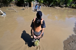 Indonesia, Thailand race to find missing as flooding toll rises to 480