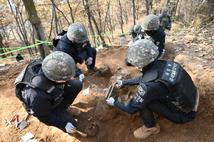 S. Korea recovers remains of soldiers killed during Korean War after resuming excavation at DMZ battle site