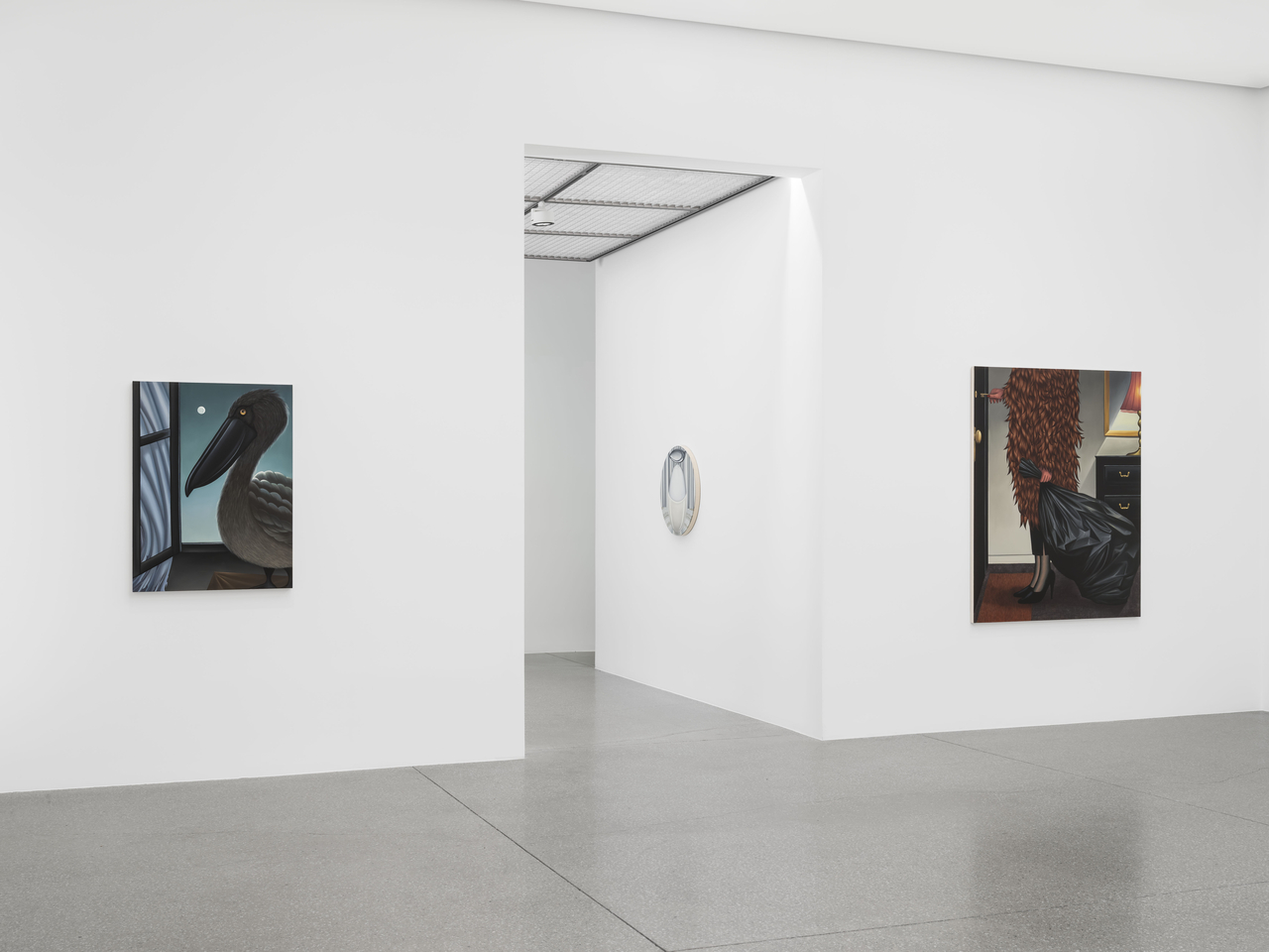 Installation view of "Maid in Feathers" at White Cube in Seoul (Courtesy of the gallery)