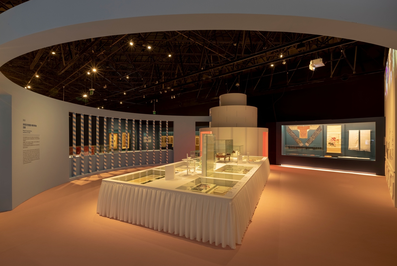 Installation view of "Happy Birthday" at National Folk Museum of Korea in Seoul (Courtesy of the museum)