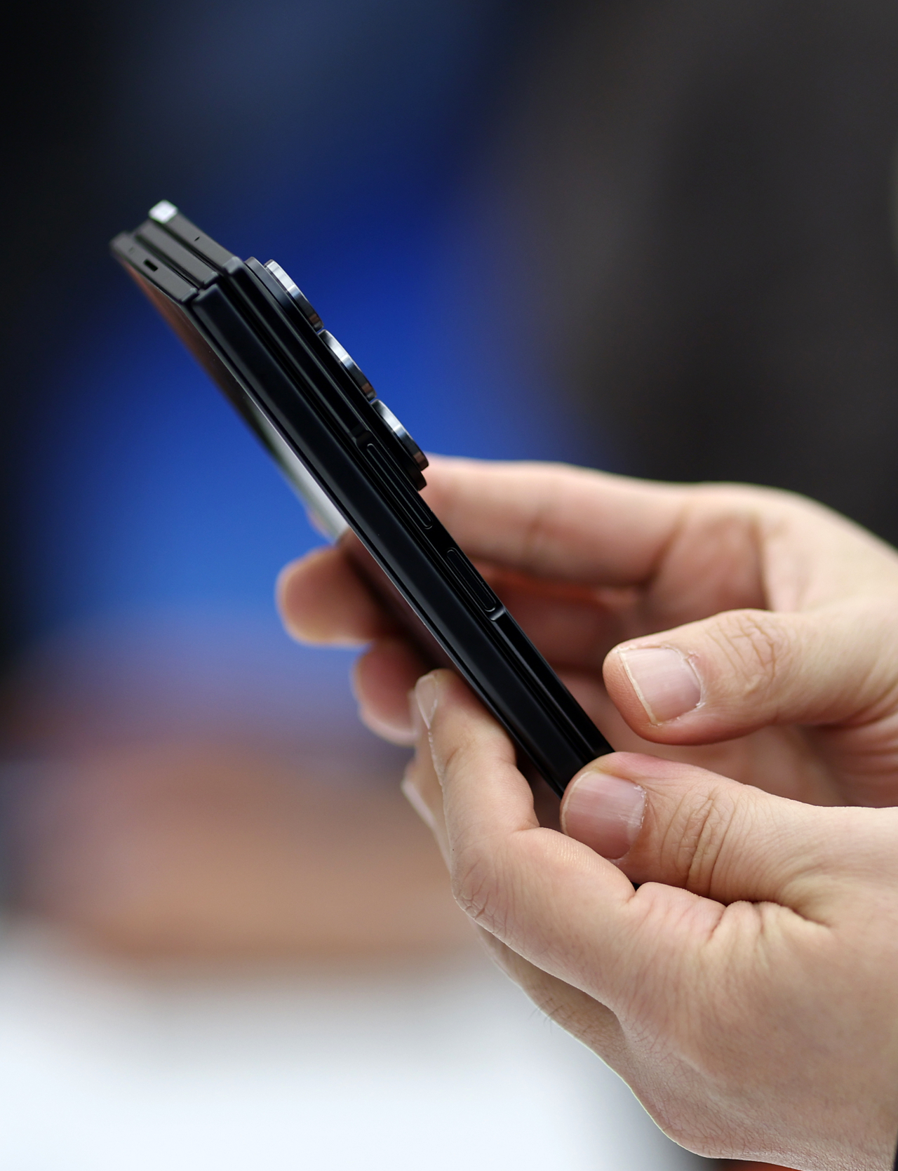 Samsung Electronics' new Galaxy Z TriFold smartphone (Yonhap)