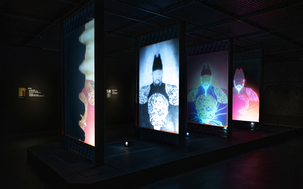 The Lab 3: Reviving Time section of the National Palace Museum of Korea's "Re:Born, Connecting Time Through Conservation Science" exhibition (Korea Heritage Service)