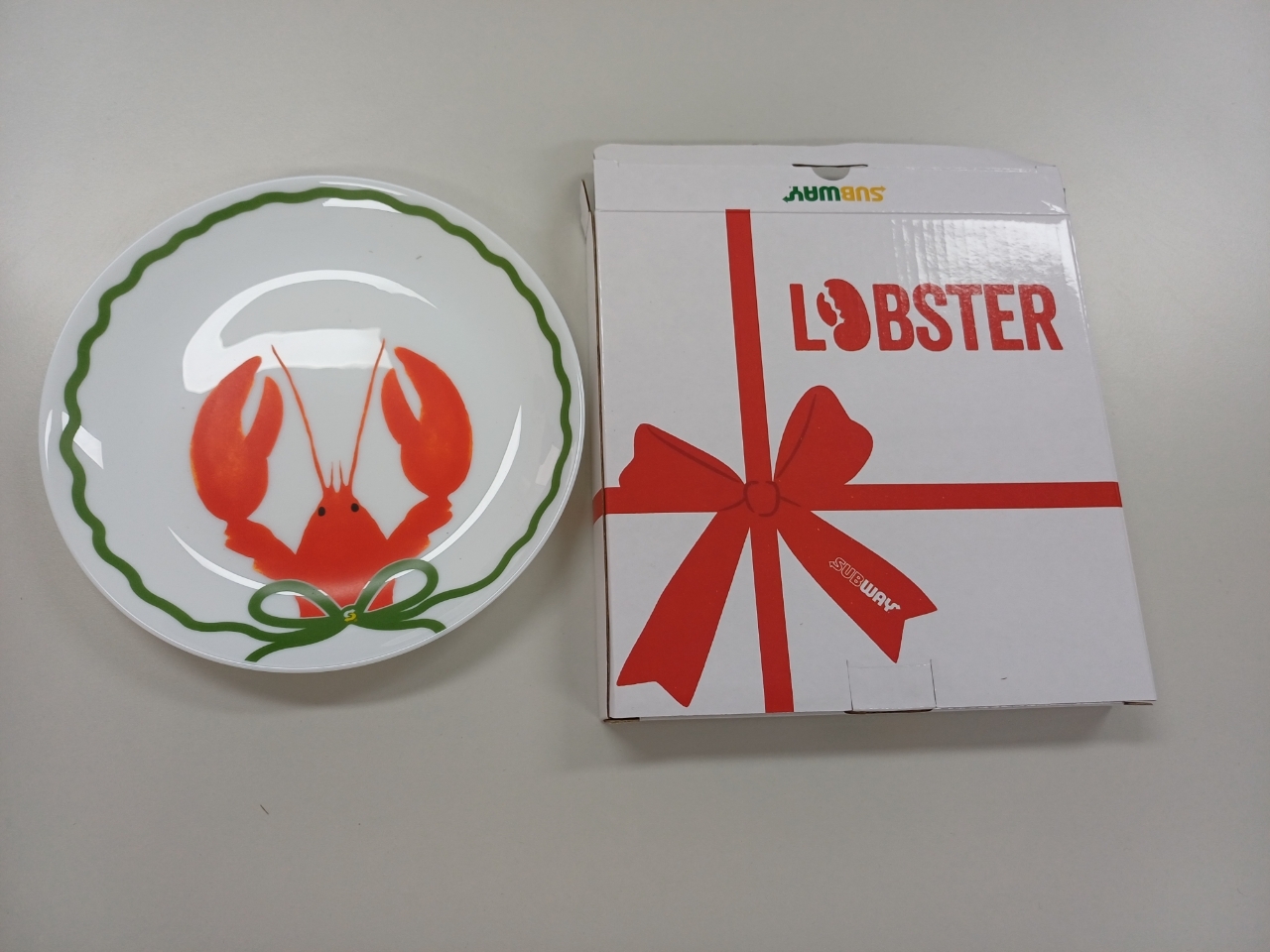 A lobster-printed dish given by Subway as a promotional item (Food Ministry)