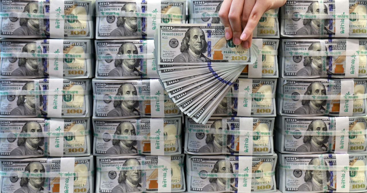 내년부터 해외송금 연간 10만달러까지 업권 구분 없이 무증빙 - 헤럴드경제