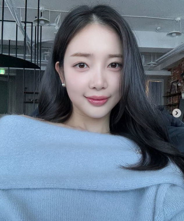 윤채경 채널