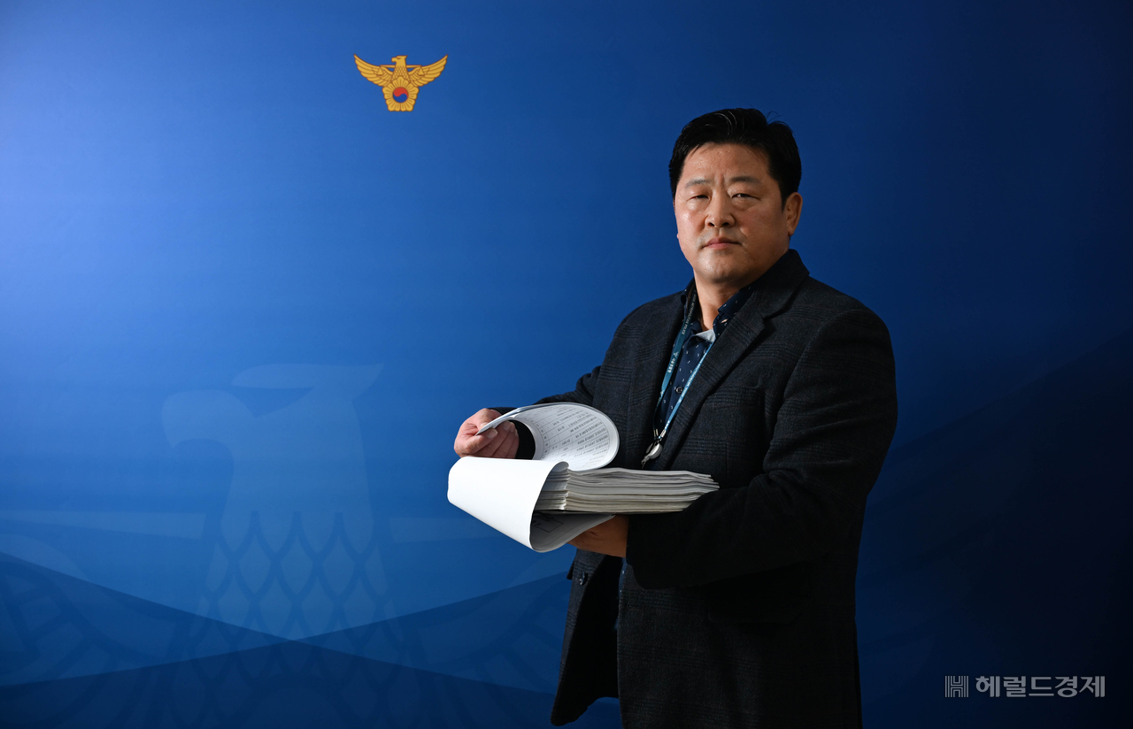 김장수 서울경찰청 중요미제장기실종 수사팀장이 서울 종암경찰서에서 헤럴드경제와 인터뷰에 앞서 포즈를 취하고 있다. 이상섭 기자