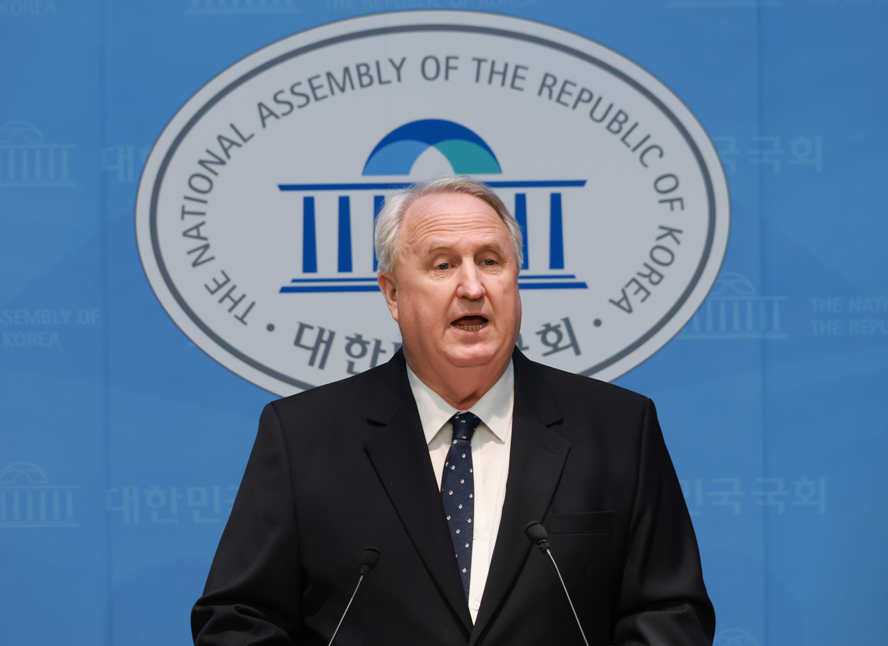 Ihn Yohan, a lawmaker of the main opposition People Power Party, holds a press conference at the National Assembly on Wednesday. (Yonhap)