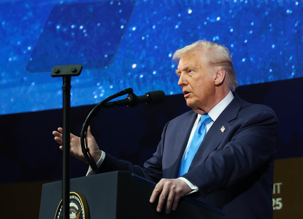 US President Donald Trump is delivering a special leaders’ address at the APEC CEO Summit Korea 2025 on Nov. 30. (Yonhap)