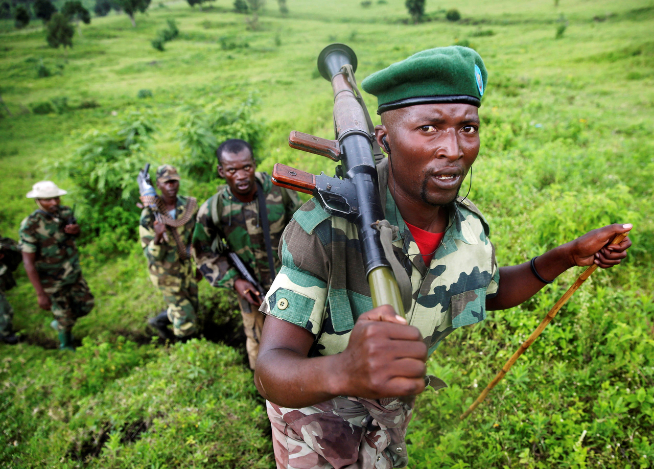 M23 rebel fighters near the town of Sake, west of Goma, Congo, Nov. 30. (Reuters-Yonhap)