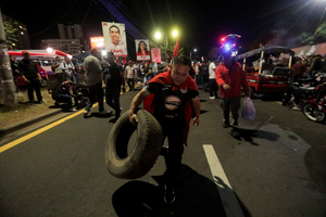 Honduran president sees 'electoral coup' under way