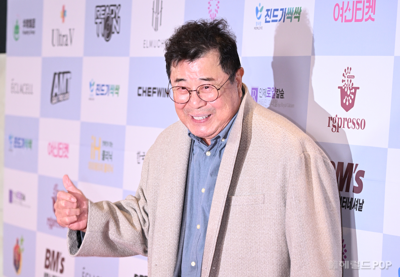 [헤럴드POP=윤병찬 기자]10일 오후 서울 용산구 드래곤 시티 호텔 한라홀에서 ‘2025 서울국제영화대상’ 레드카펫 행사가 진행되었다. 배우 백일섭이 레드카펫 행사에 참석하고 있다.