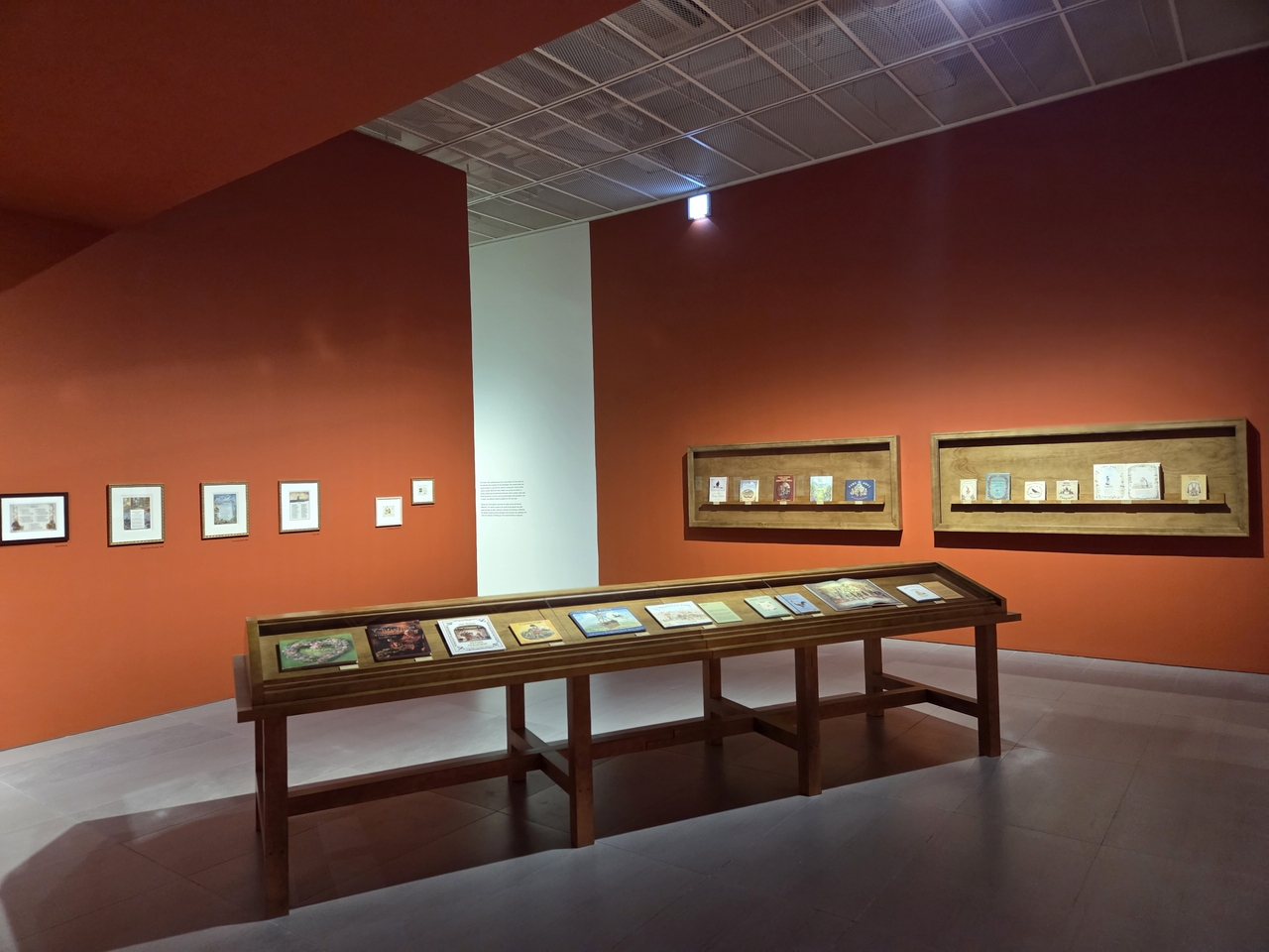 Tasha Tudor's illustrated books are shown at the Lotte Museum of Art in Seoul. (Park Yuna/The Korea Herald)