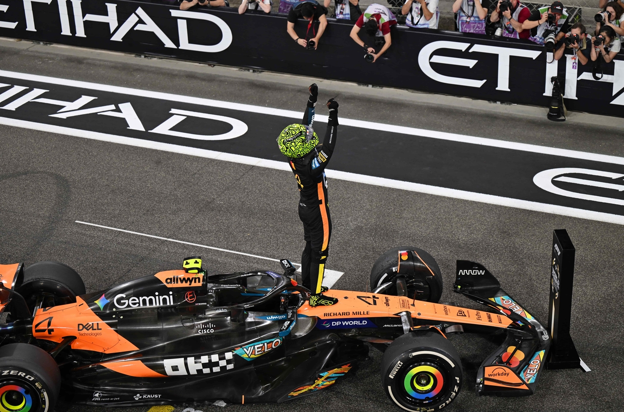 BAT celebrated the successful conclusion of the 2025 Formula 1 season alongside the McLaren Formula 1 Team, marking the end of the season at the Abu Dhabi Grand Prix as their Official Principal Partner and celebrating McLaren’s outstanding performance throughout the year. (BAT)
