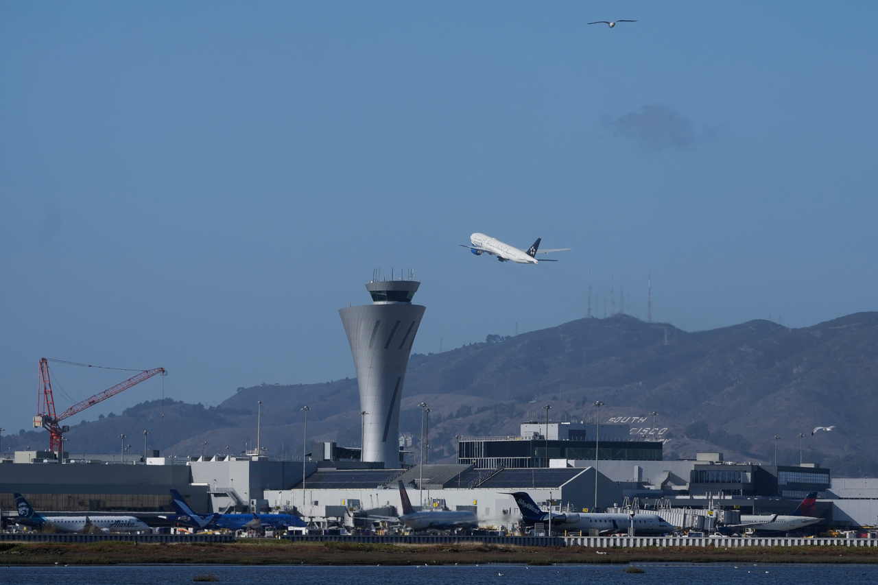 도쿄행 유나이티드 항공편, 엔진 고장에 워싱턴으로 회항 - 헤럴드경제