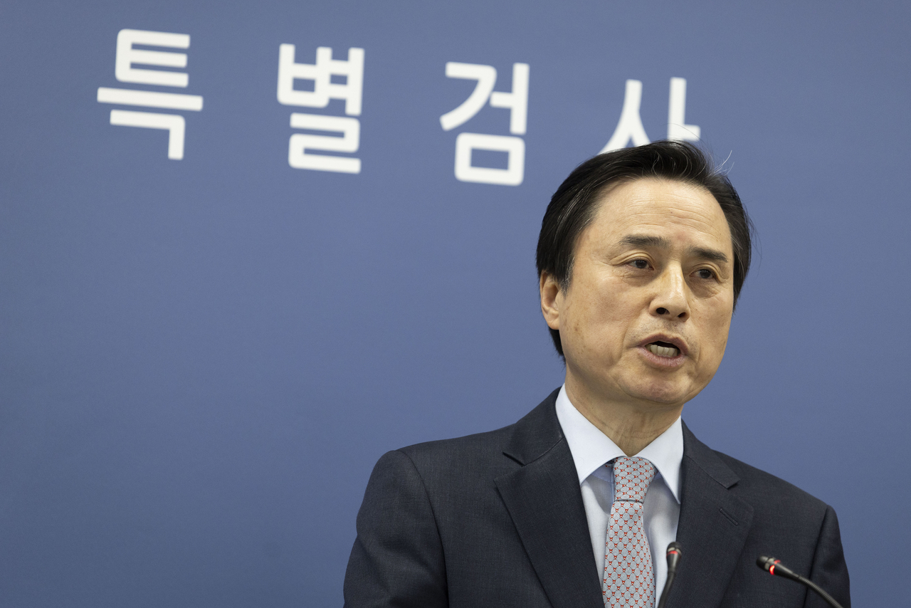 Special counsel Cho Eun-seok announces the final results of the investigation into the insurrection and foreign exchange crimes related to the Dec. 3 martial law incident at the Seoul High Prosecutors’ Office in Seocho District, Seoul, on Monday. (Yonhap)