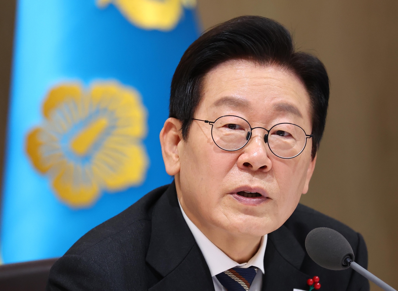 President Lee Jae Myung speaks during a Cabinet meeting held in Seoul on Dec. 9. (Newsis)