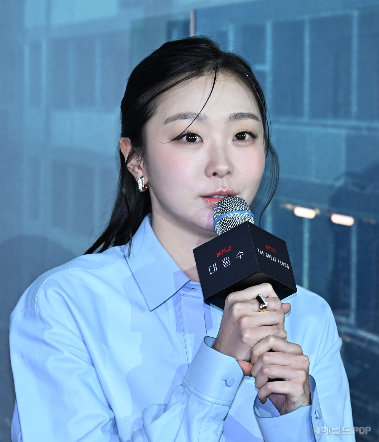 [헤럴드POP=윤병찬 기자] 넷플릭스 영화 ‘대홍수’ 제작발표회가 16일 오전 서울 CGV용산아이파크몰에서 열렸다. 이자리에는 배우 김다미, 박해수, 권은성 김병우 감독이 참석했다.