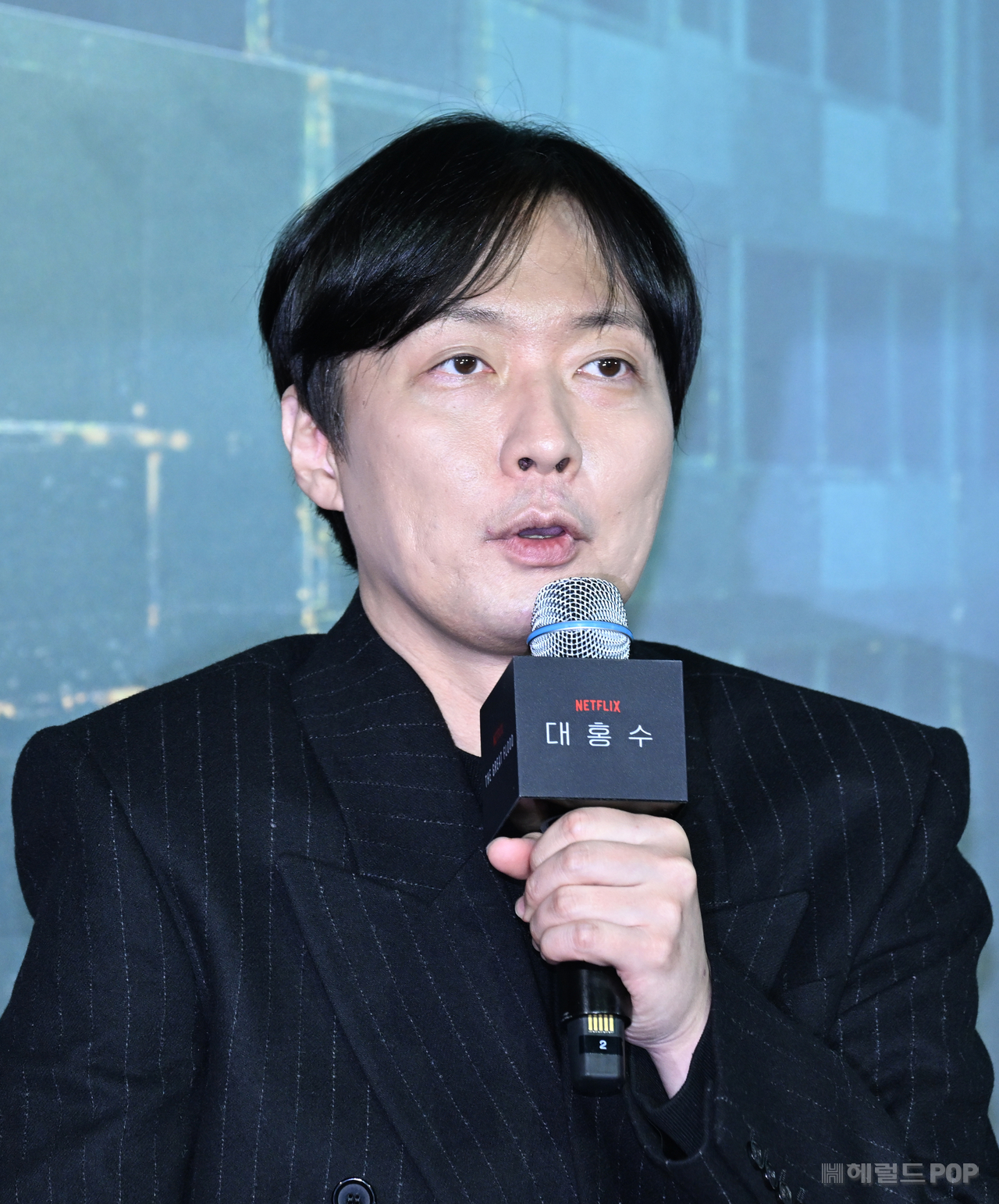 [헤럴드POP=윤병찬 기자] 넷플릭스 영화 ‘대홍수’ 제작발표회가 16일 오전 서울 CGV용산아이파크몰에서 열렸다. 이자리에는 배우 김다미, 박해수, 권은성 김병우 감독이 참석했다.