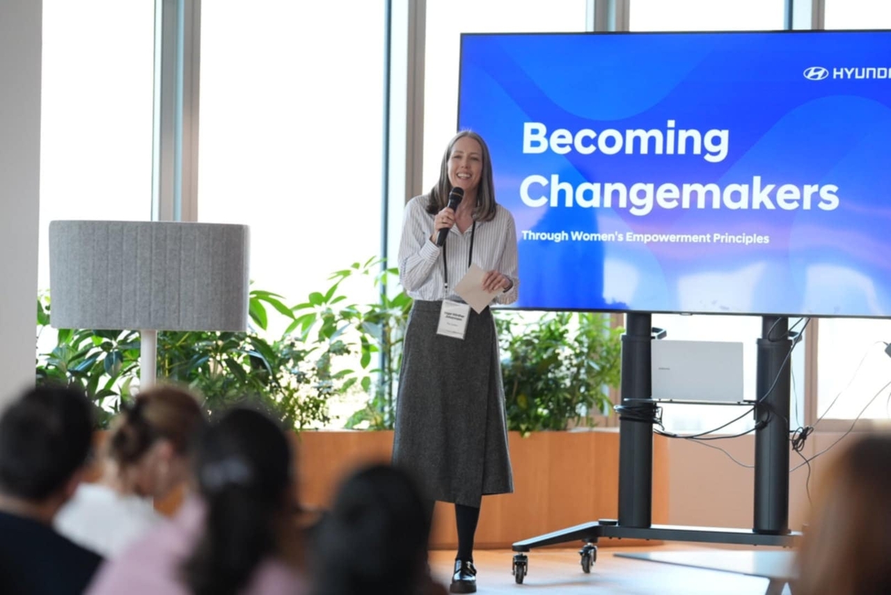 Inger Winther Johannsen delivers a speech to women during an event held by the Gallery. (Inger Winther Johannsen)