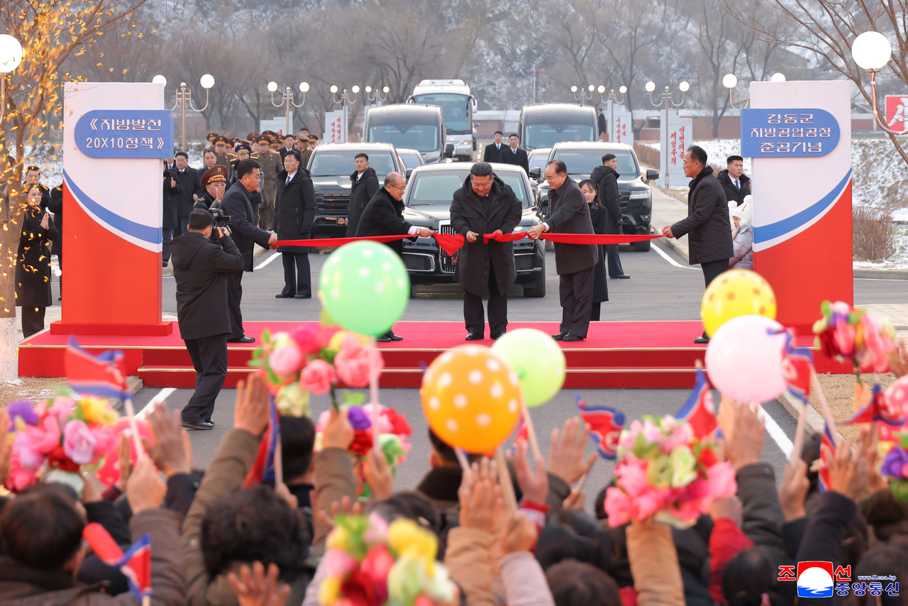 Kim Jong Un, chairman of the State Affairs Commission of North Korea, attended the inauguration ceremony held on Monday for a local industry factory and a comprehensive service center in Kangdong County on the outskirts of Pyongyang, where he cut the ribbon and toured a food factory. (Yonhap)