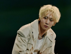 Shinee’s Key breaks silence over illegal medical treatment controversy, steps down from TV shows