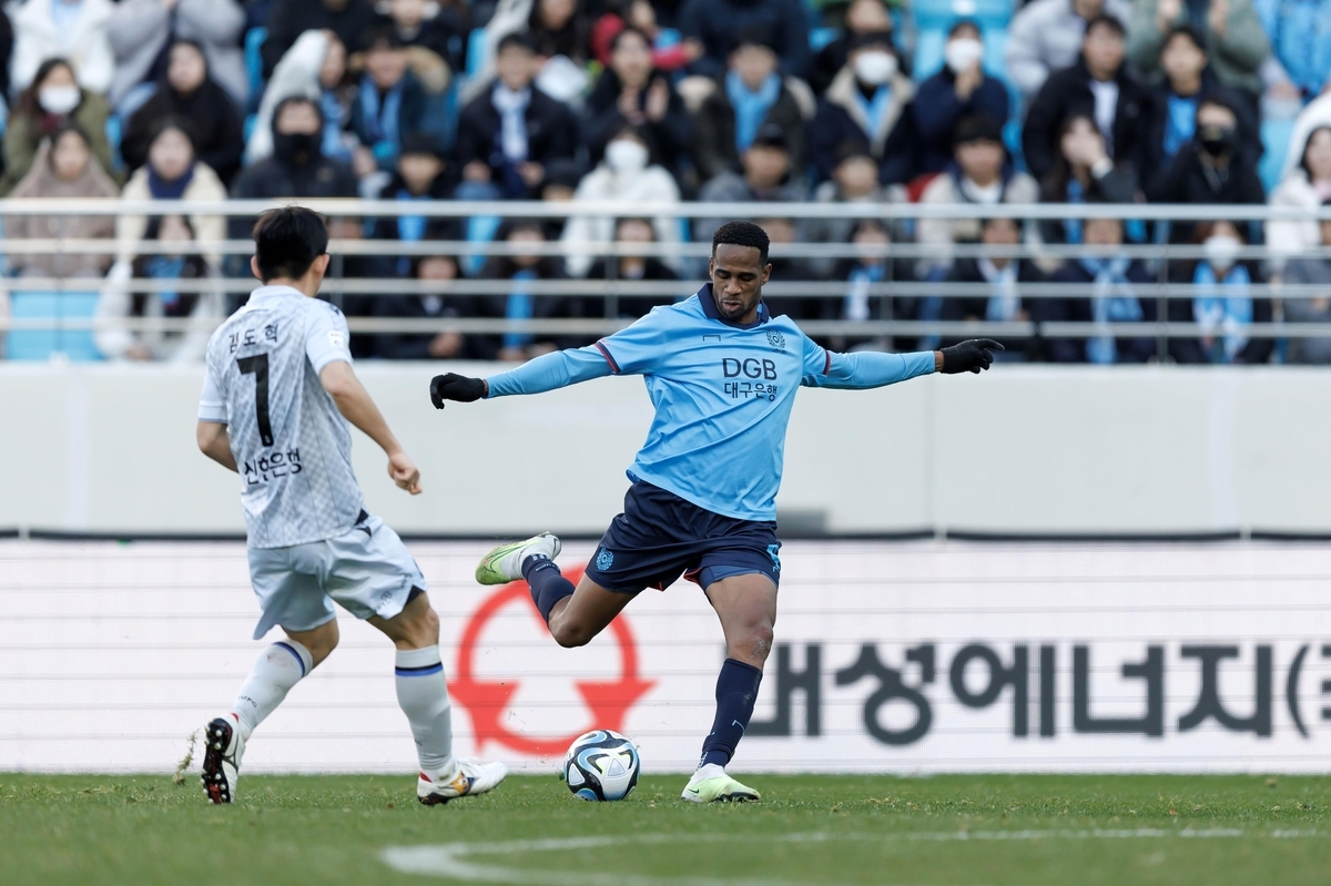 Edgar (right) (K League)