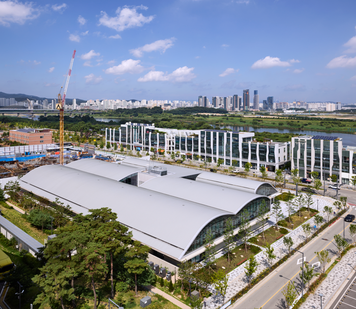 Sejong Tax Office, or "House of 4 Layers," designed by Mass Studies (Photo by Kim Yong)