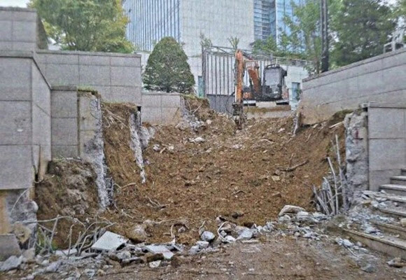 “윤석열 ‘지각출근 은폐용’ 비밀통로 만들어”…사진 공개, 정동영 통일부장관 북한에 평화적 대화 촉구