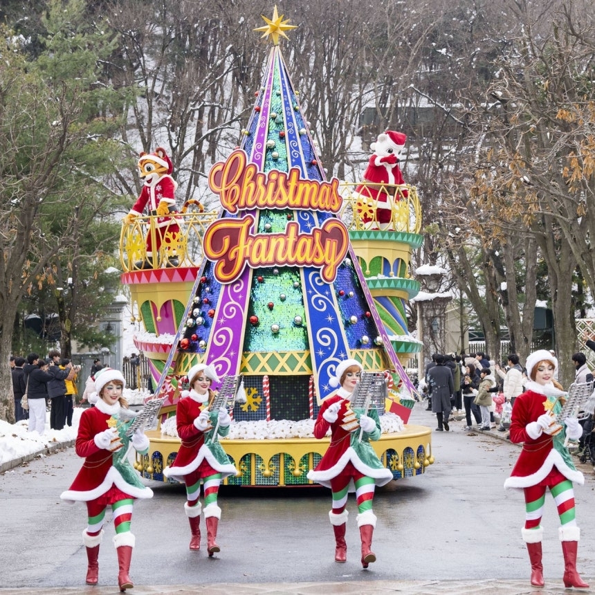Christmas parade at Everland (Samsung C&T)