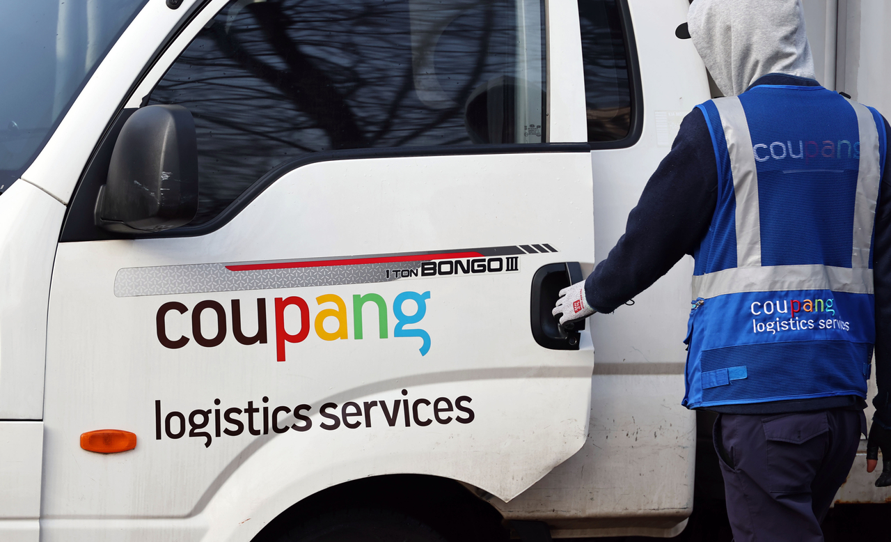 A coupang delivery truck. (Yonhap)