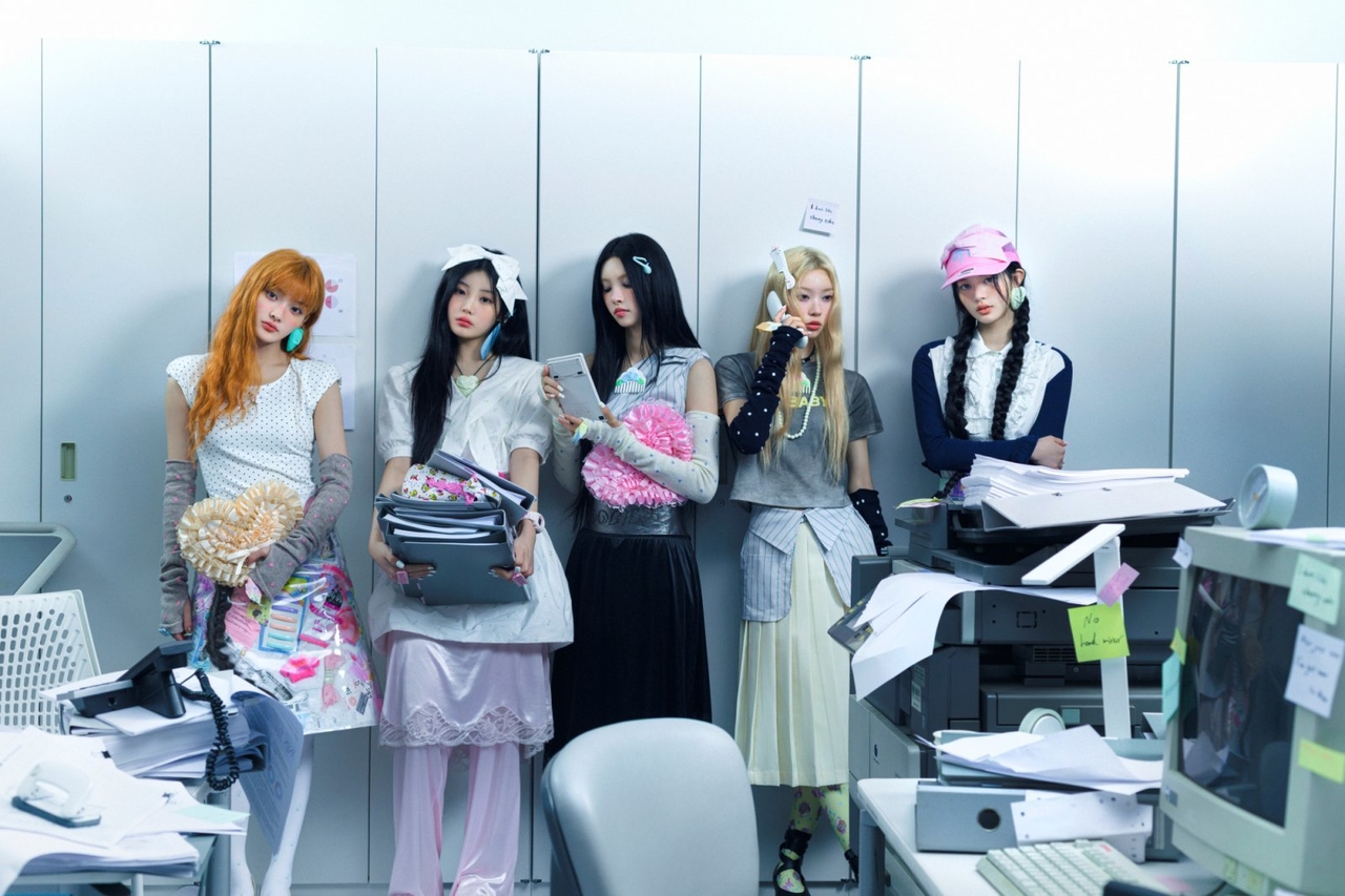 Illit releases holiday version of 'Not Cute Anymore' - The Korea